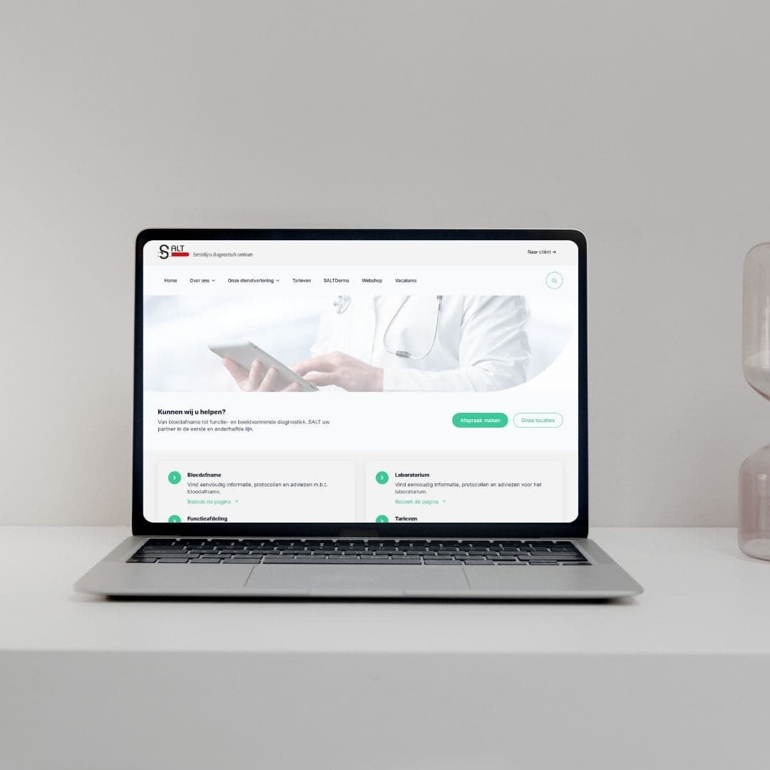 Website van SALT Nederland op een laptop